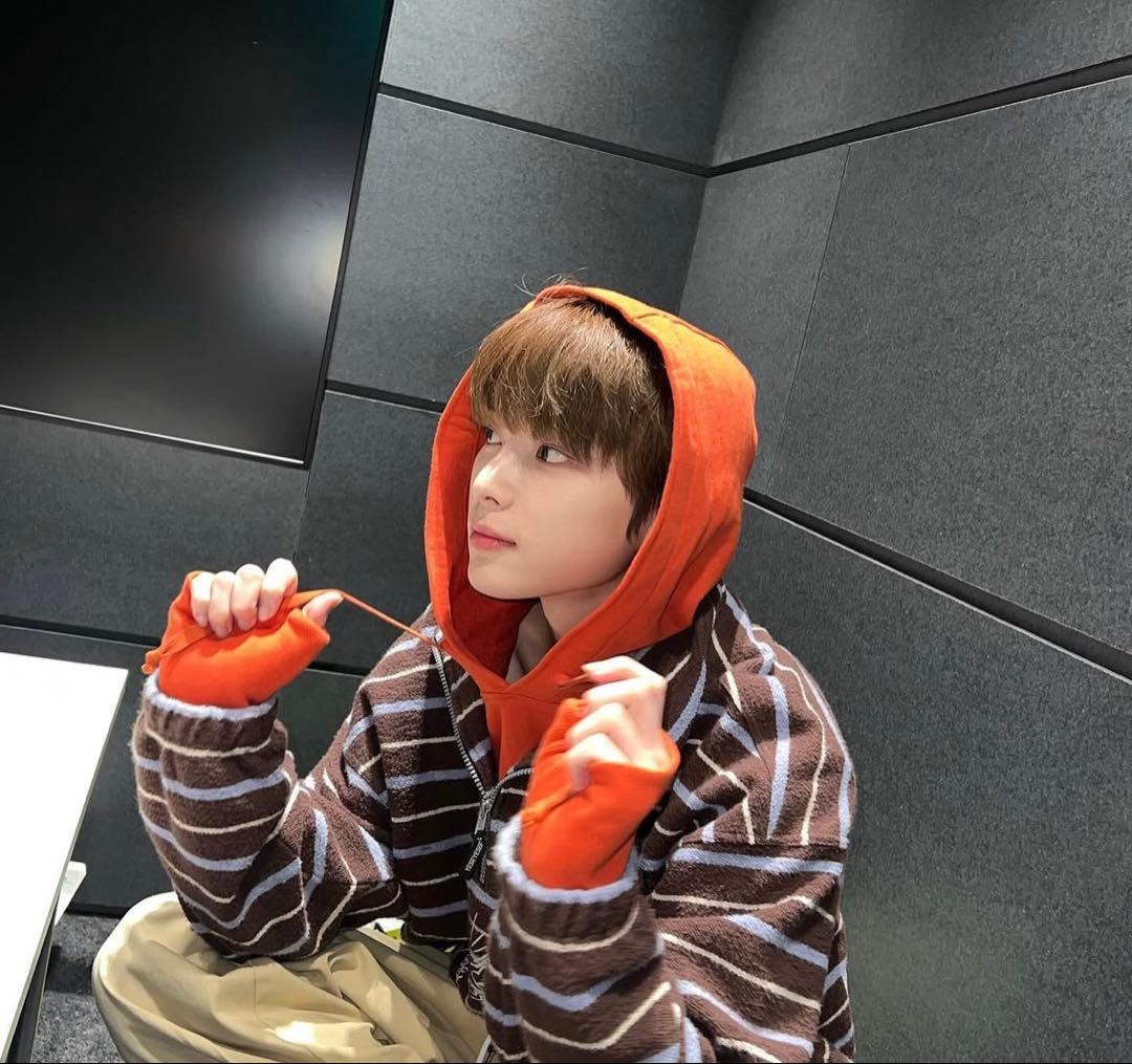 &TEAM harua ハルア 中華ヨントン 直筆サイン入り チェキ ポラロイド