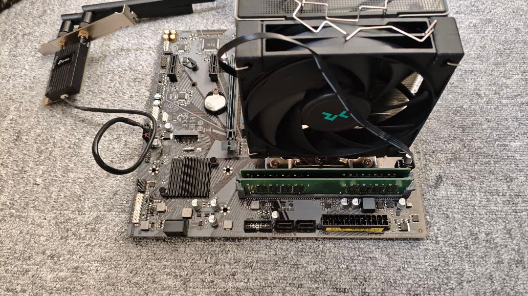 PCパーツ一式 Core i5-12400、DDR4メモリ32GBなど