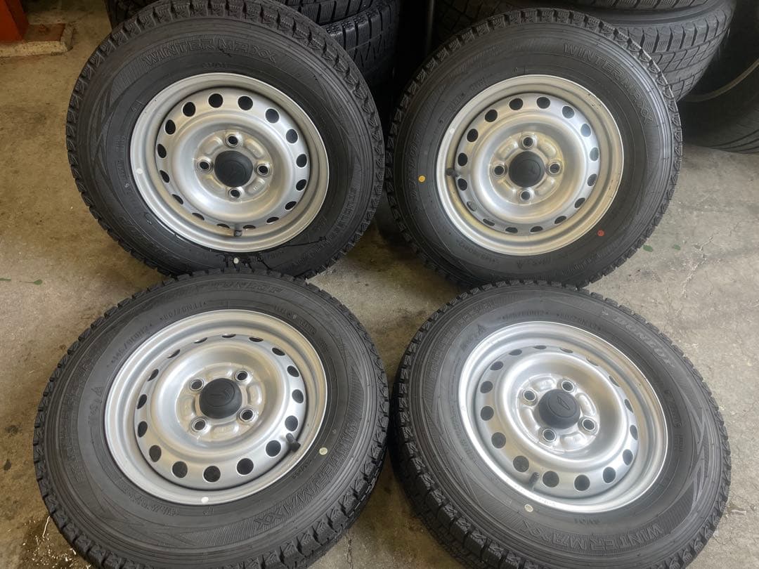 ダイハツ　ハイゼット　スタッドレス　145/80R12. 送料無料「一部地域除く