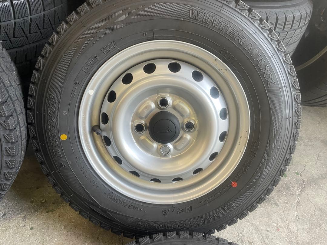 ダイハツ　ハイゼット　スタッドレス　145/80R12. 送料無料「一部地域除く