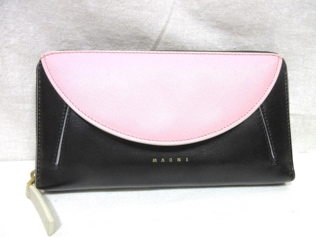 ぱ*ふ様 MARNI マルニ　イタリア製　ラウンドファスナー　長財布　未使用保管