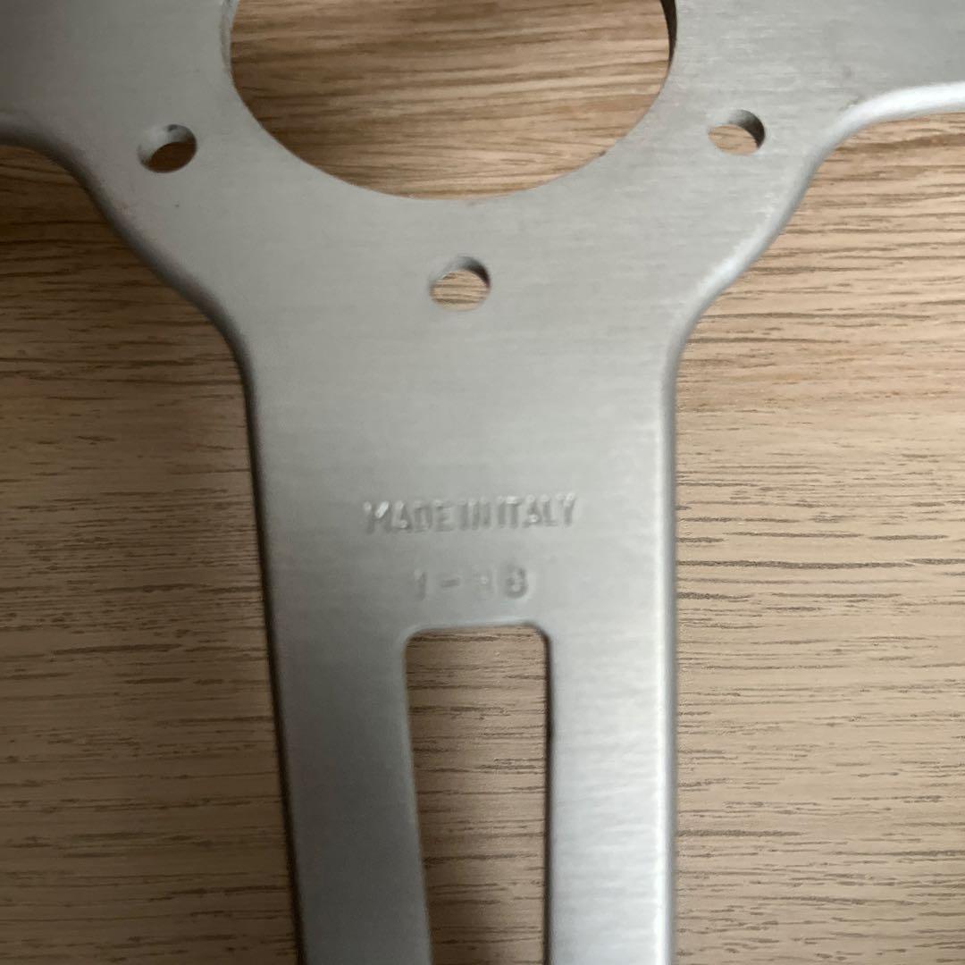 MOMO ステアリングホイール 黒 レザー 赤ステッチ