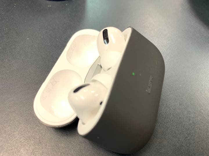 Airpods pro 美品　付属品完備　ケース付き