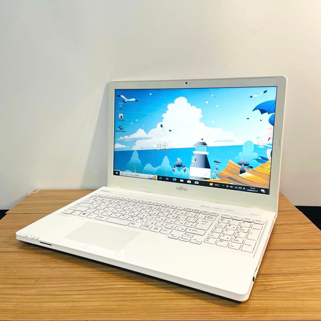 すぐ使える設定済みホワイト富士通SSDメモリ8ギガwin11オフィスDVDカメラ