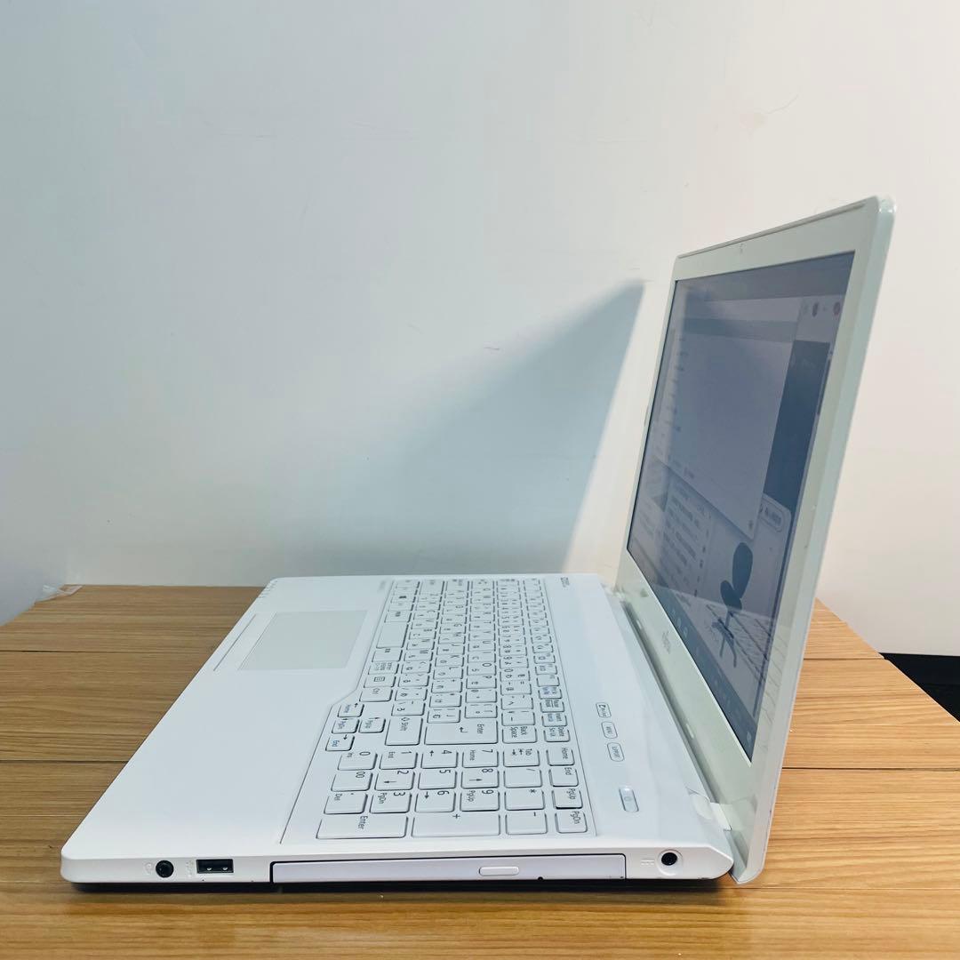 すぐ使える設定済みホワイト富士通SSDメモリ8ギガwin11オフィスDVDカメラ