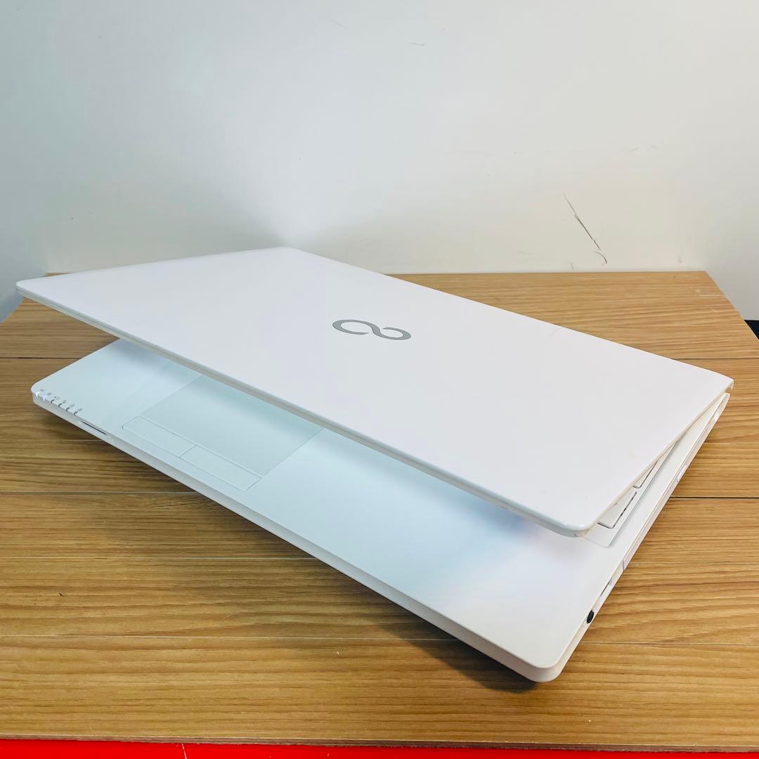 すぐ使える設定済みホワイト富士通SSDメモリ8ギガwin11オフィスDVDカメラ