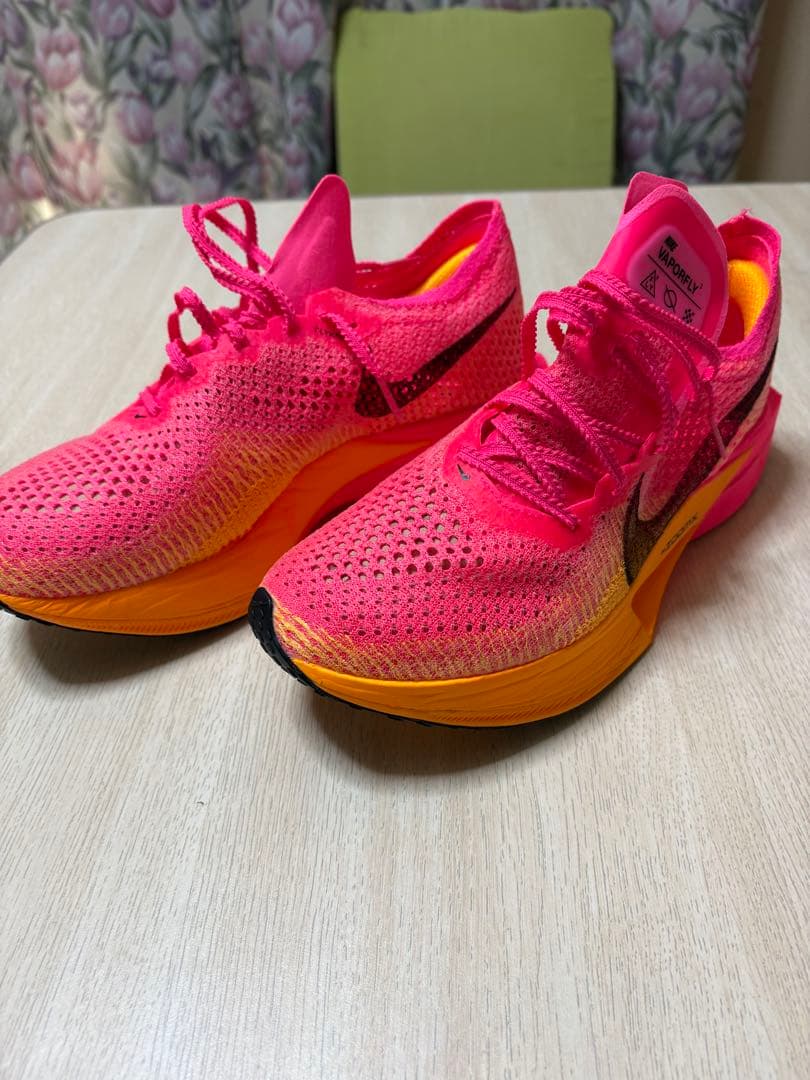 あ*ち様 Nike ZoomX ヴェイパーフライネクスト%3 新品未使用25.5