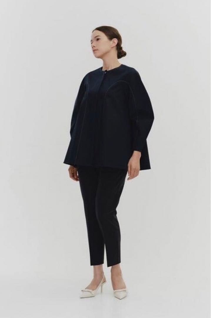 Yori ヨリ 高密度ストレッチフレアブラウス　ジャケット