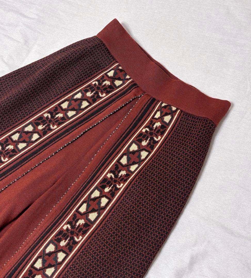 美品✨TAN 即完売品 タン タイルジャガード パンツ ニット