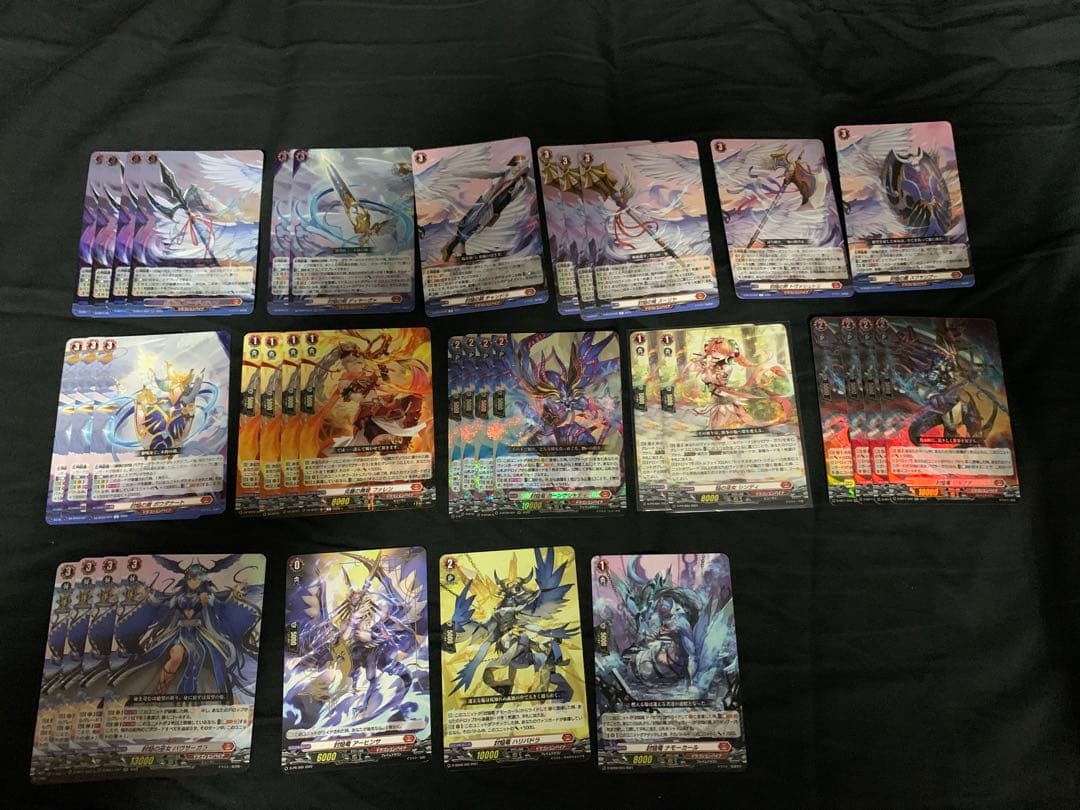 シンディは２枚のみ　バヴサーガラデッキ