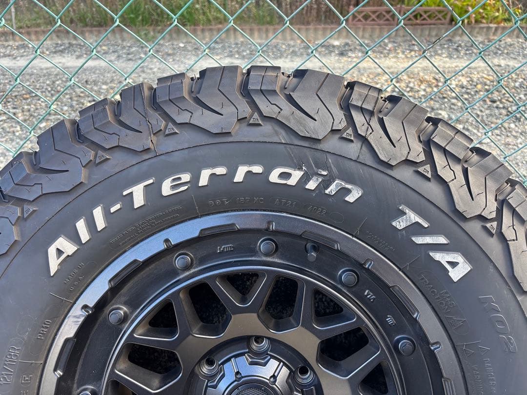 ニトロパワー　アルミホイール マットブラック　17インチ　タイヤ付　6穴留