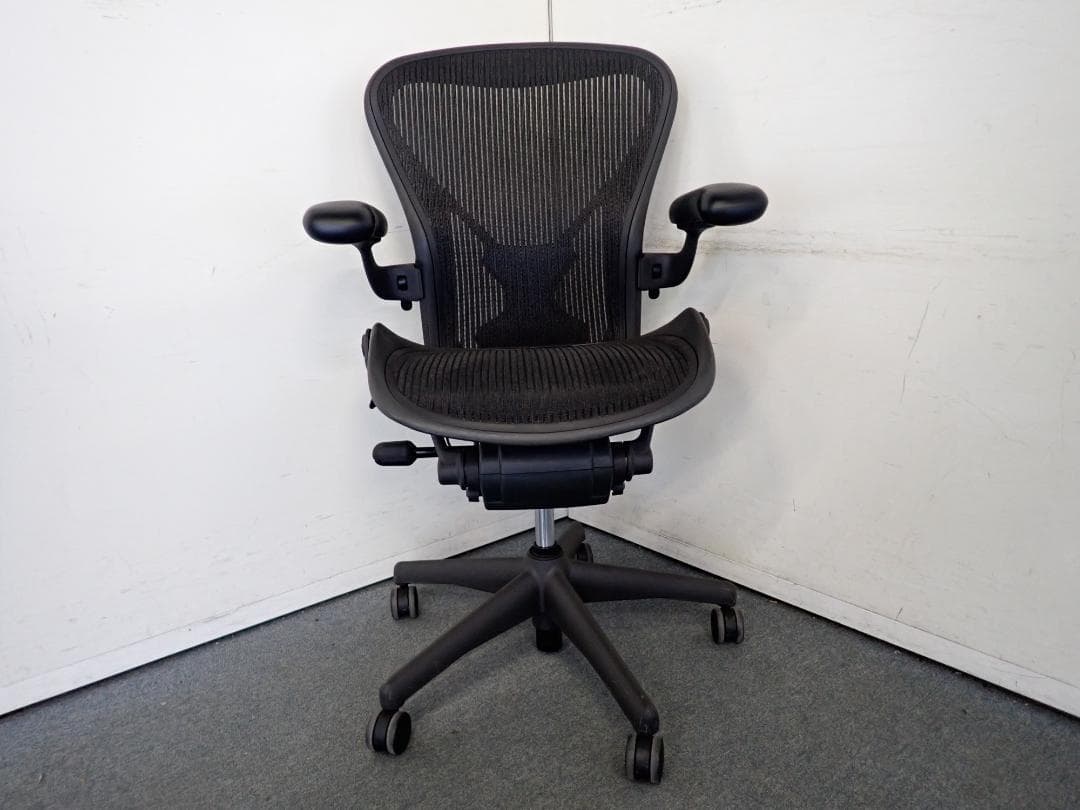 ハーマンミラー アーロンチェア　クラシックフル装備　Bサイズ