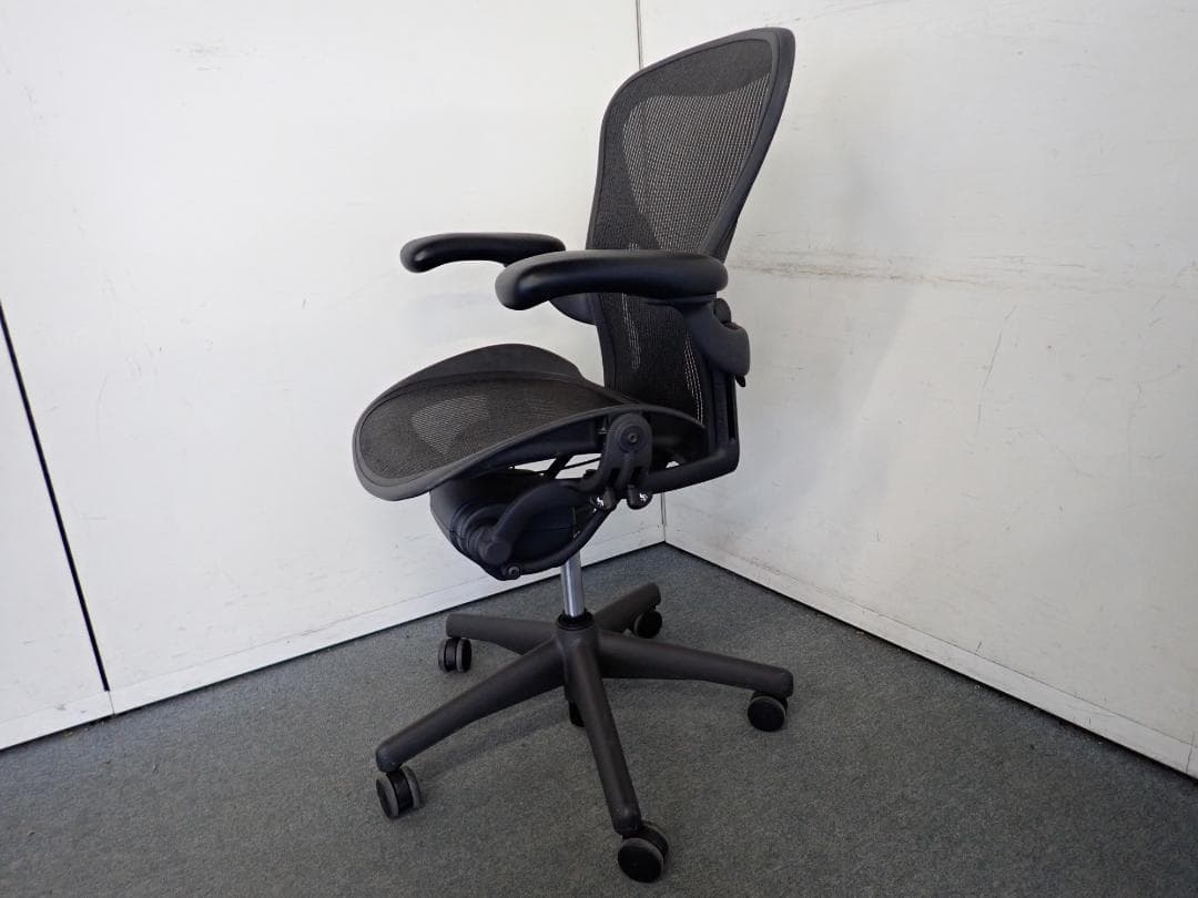 ハーマンミラー アーロンチェア　クラシックフル装備　Bサイズ