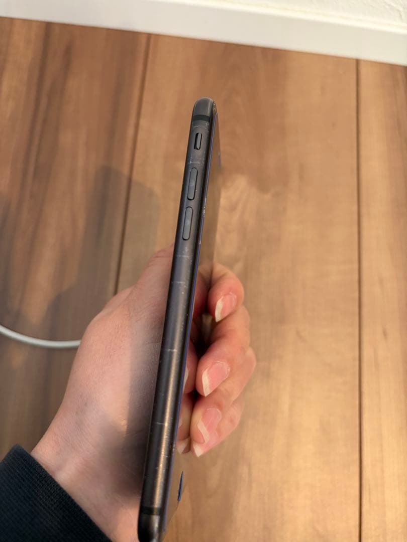 Apple iPhone 8 ブラック 箱付き ひび割れあり