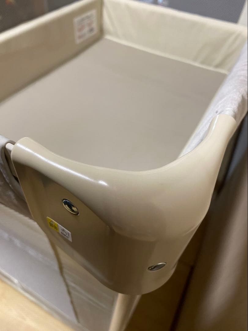 【即日発送】ココネルエアープラス AB ホワイトベージュ　アップリカベビーベッド