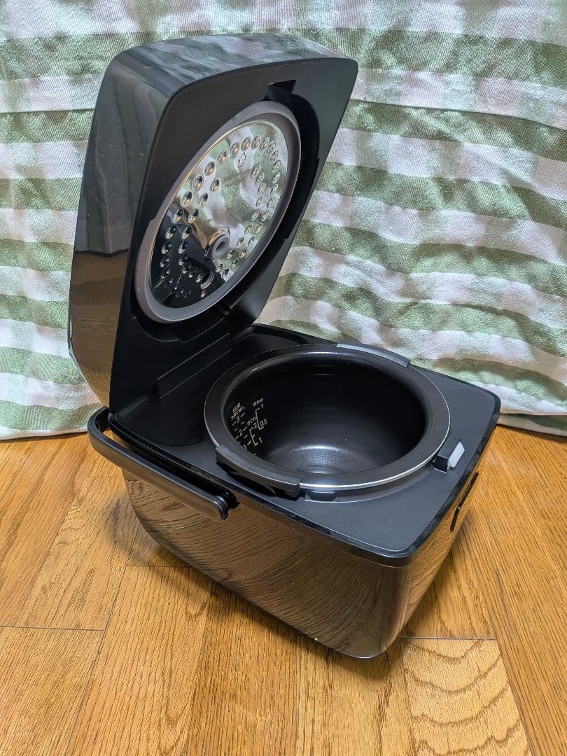 【新品未使用】３合炊_高出力IH炊飯器(RM-D793)