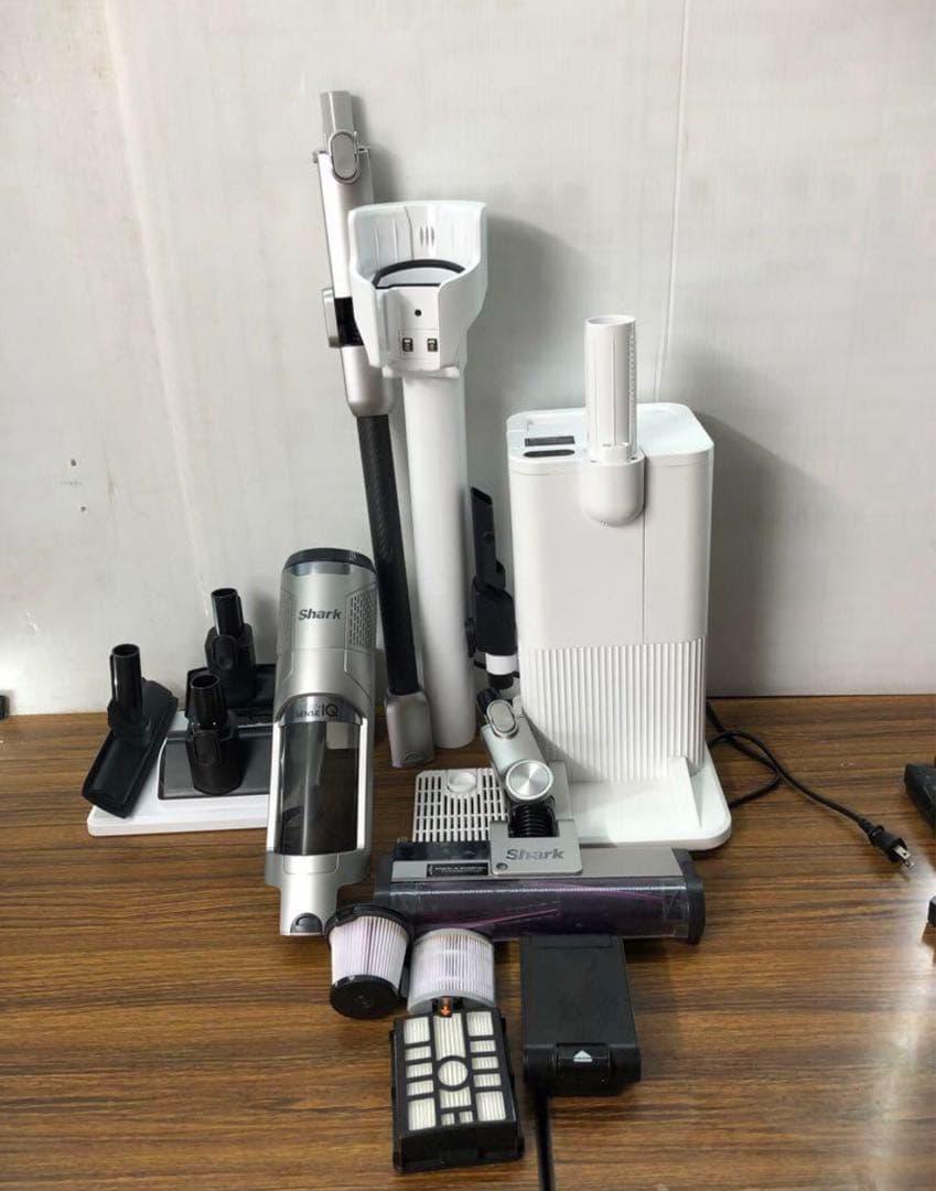 Shark 掃除機　CLEAN SENSE IQ IW3241JSL 送料無料