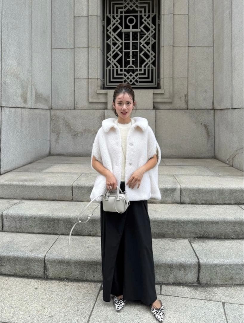 ♡新品未使用♡hyeon ヘヨン　テッドケープ　ホワイトM