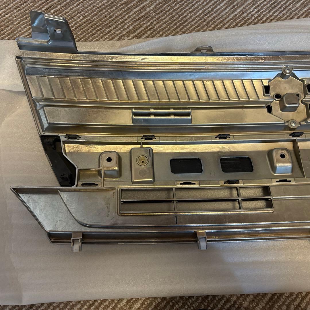 スズキワゴンR⭐︎71740-63R20ラジエータグリル