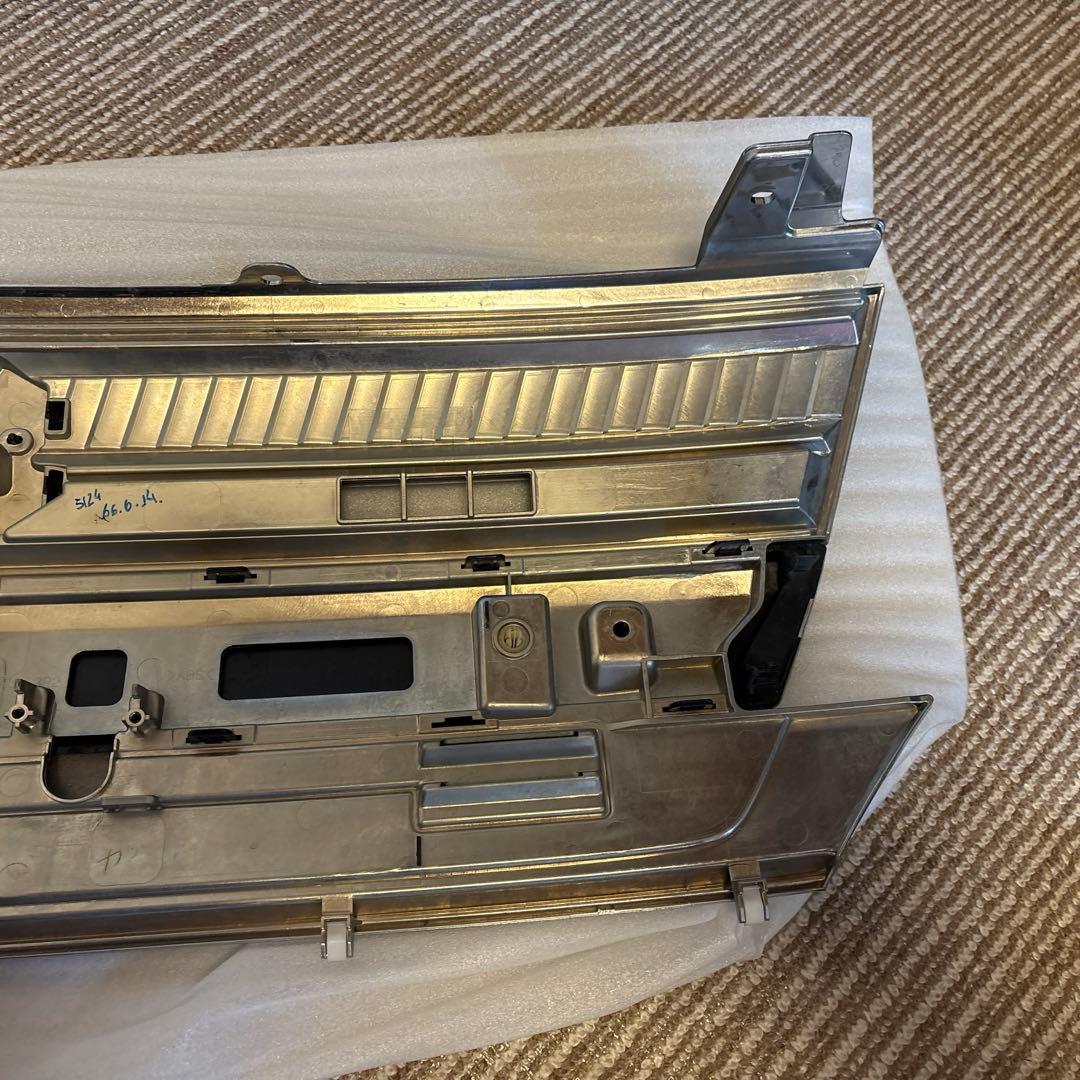 スズキワゴンR⭐︎71740-63R20ラジエータグリル