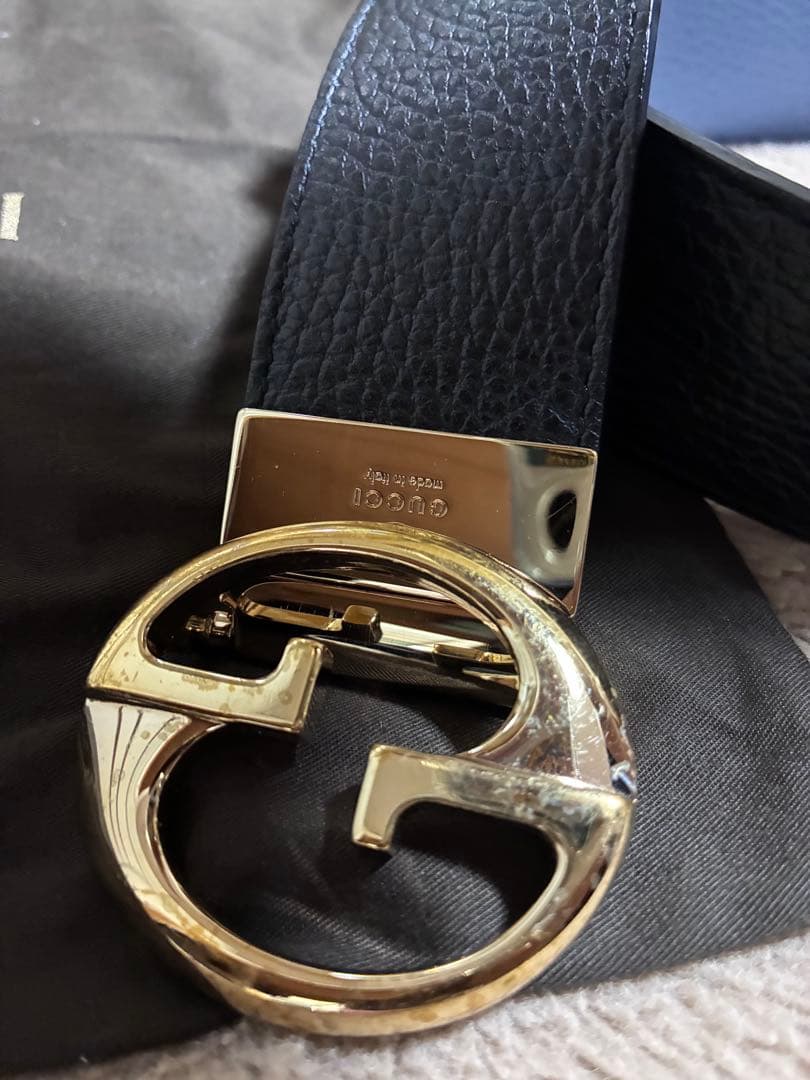 GUCCI リバーシブル レザーベルト 黒 水色