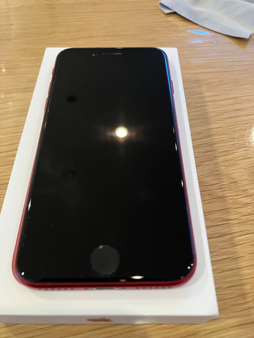 Apple iPhone SE (第3世代) PRODUCT RED