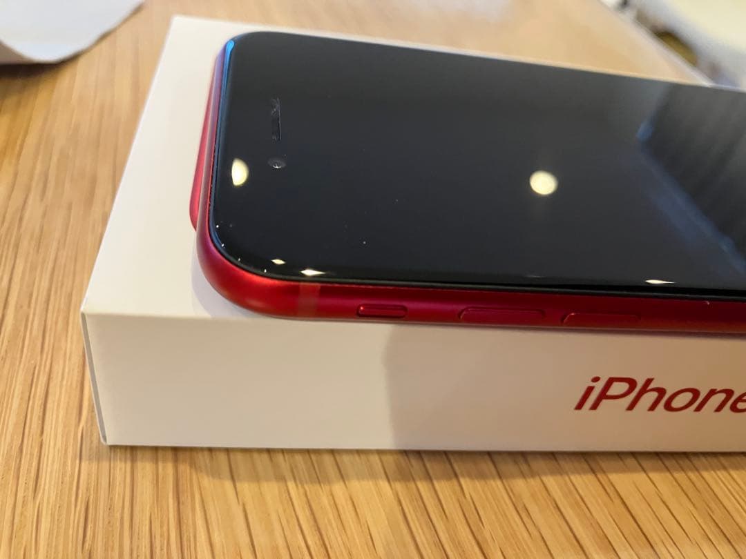 Apple iPhone SE (第3世代) PRODUCT RED