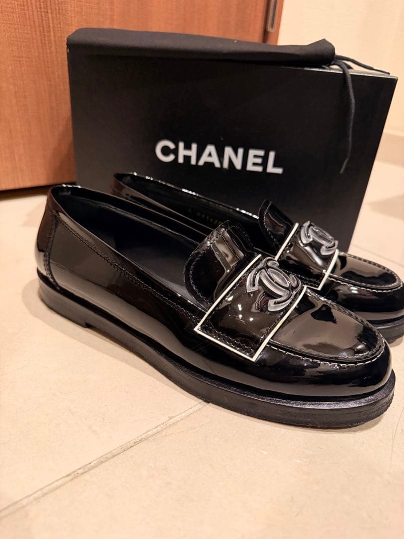 CHANEL エナメル　ブラック ローファー　37