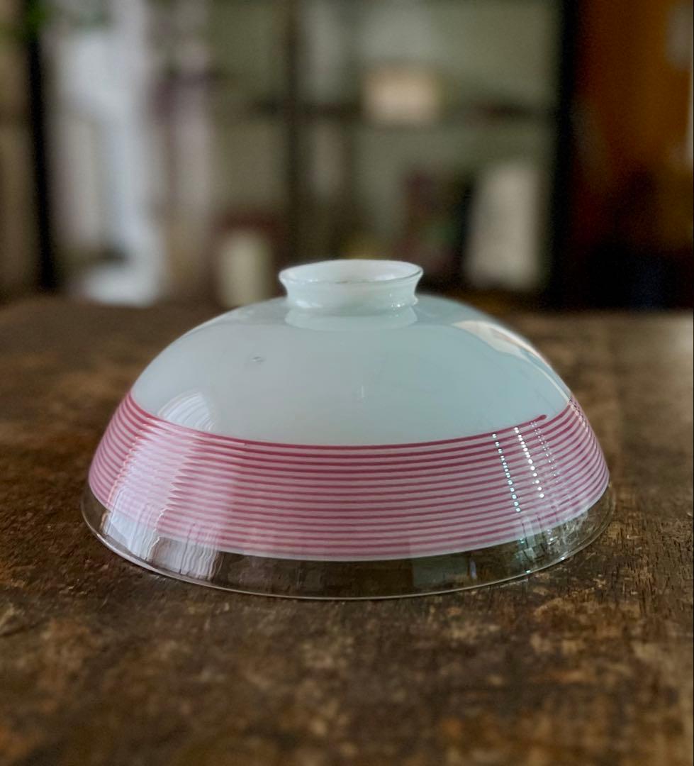 アンティーク　乳白ピンク螺旋電笠　ガラス　照明　灯り　大正ロマン　レトロ　古道具