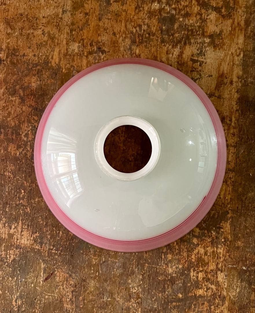 アンティーク　乳白ピンク螺旋電笠　ガラス　照明　灯り　大正ロマン　レトロ　古道具