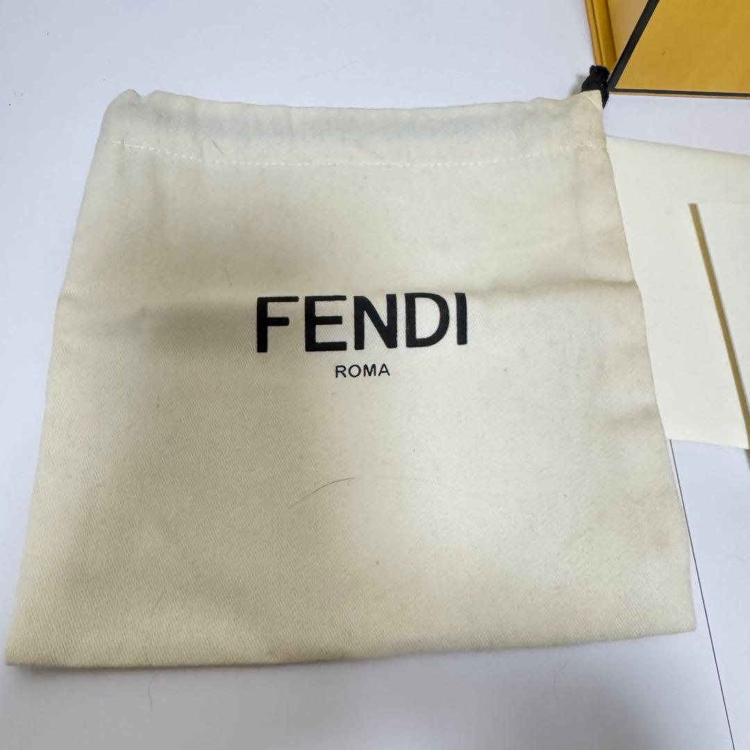 FENDI カール　iPhoneケース