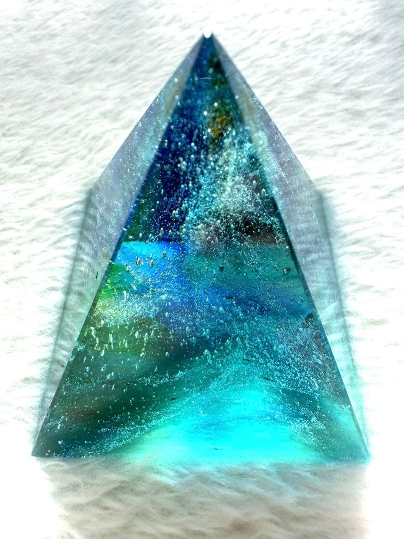 aya103 シエラネバダ産 アンダラクリスタル ピラミッド大 ブルー系
