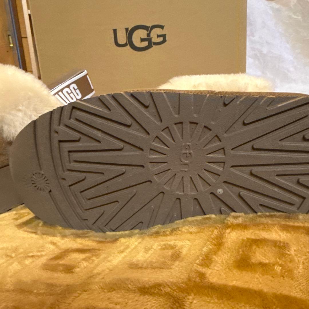 UGGサンダル　スリッポンタイプ26センチ箱付