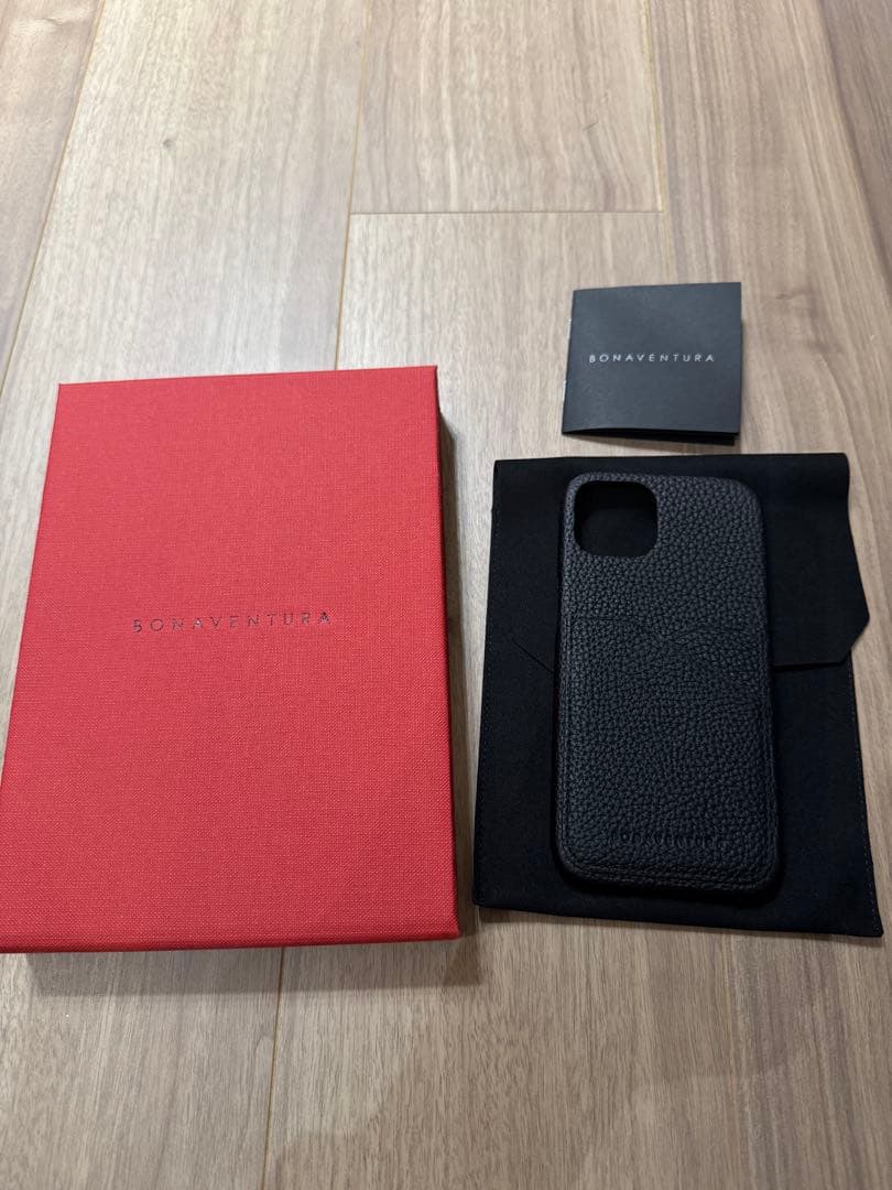 ボナベンチュラ iPhone13 バックカバーケース　ボッタラートレザー