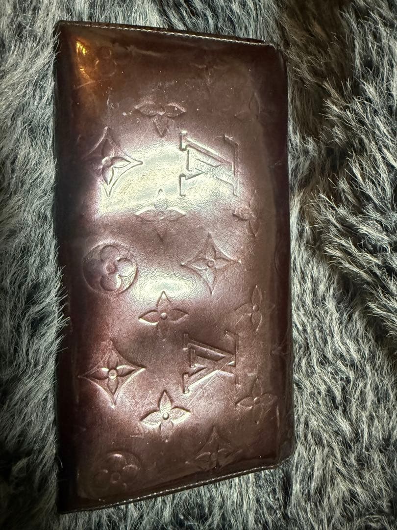 LouisVuittonルイヴィトンモノグラムヴェルニ ポルトフォイユサラ長財布