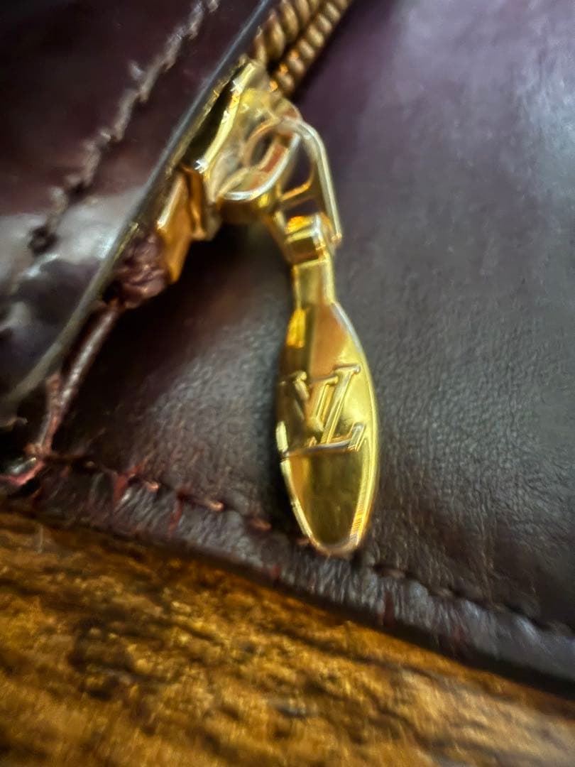 LouisVuittonルイヴィトンモノグラムヴェルニ ポルトフォイユサラ長財布