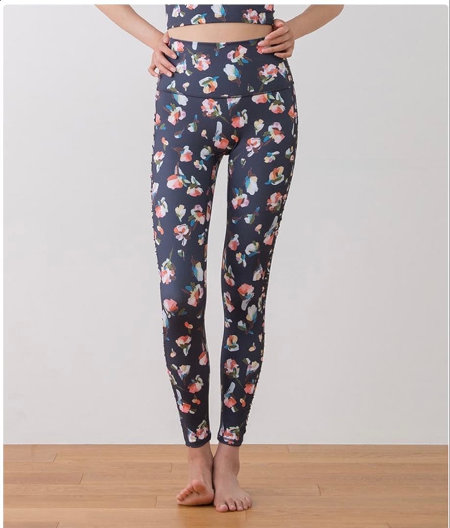 リサさん専用LAVA SUKALAローズプリントレギンス新品未開封Mサイズ