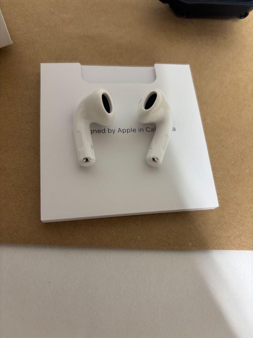 【AirPods4】アクティブノイズキャンセリング ROOT CO.ケース付き