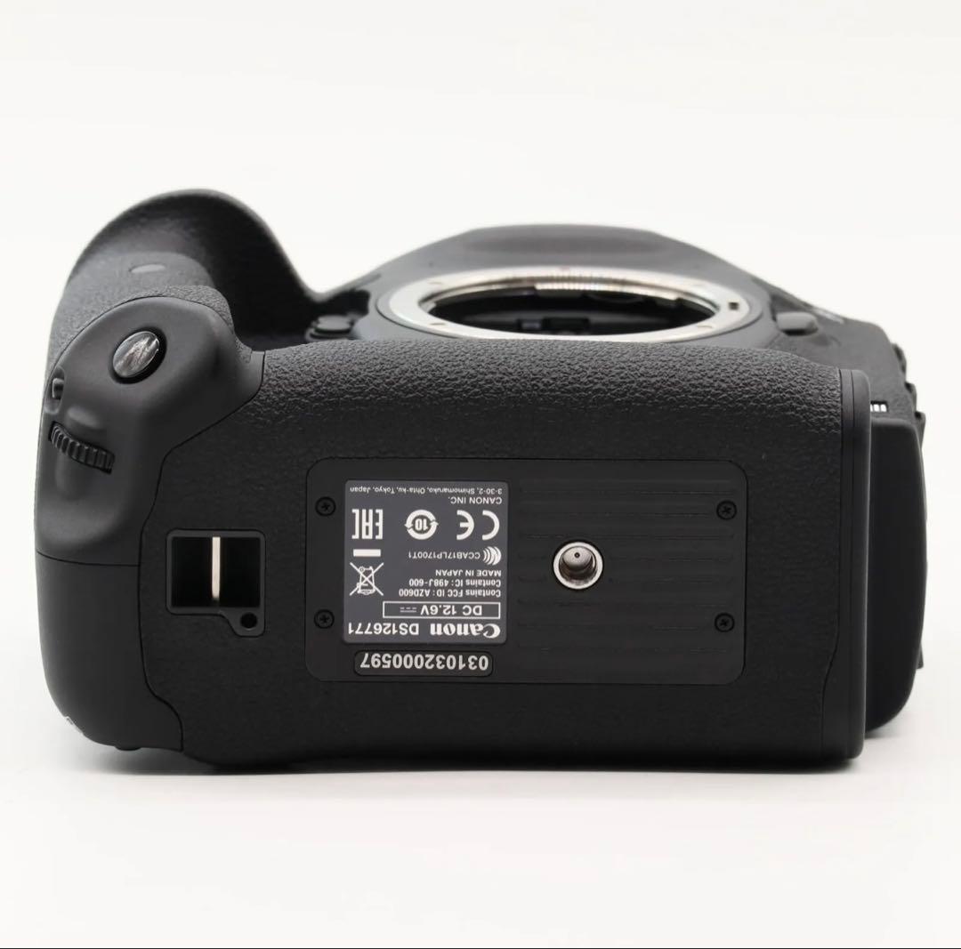 【極上品】Canon EOS-1D X Mark III＋cfexpress 付