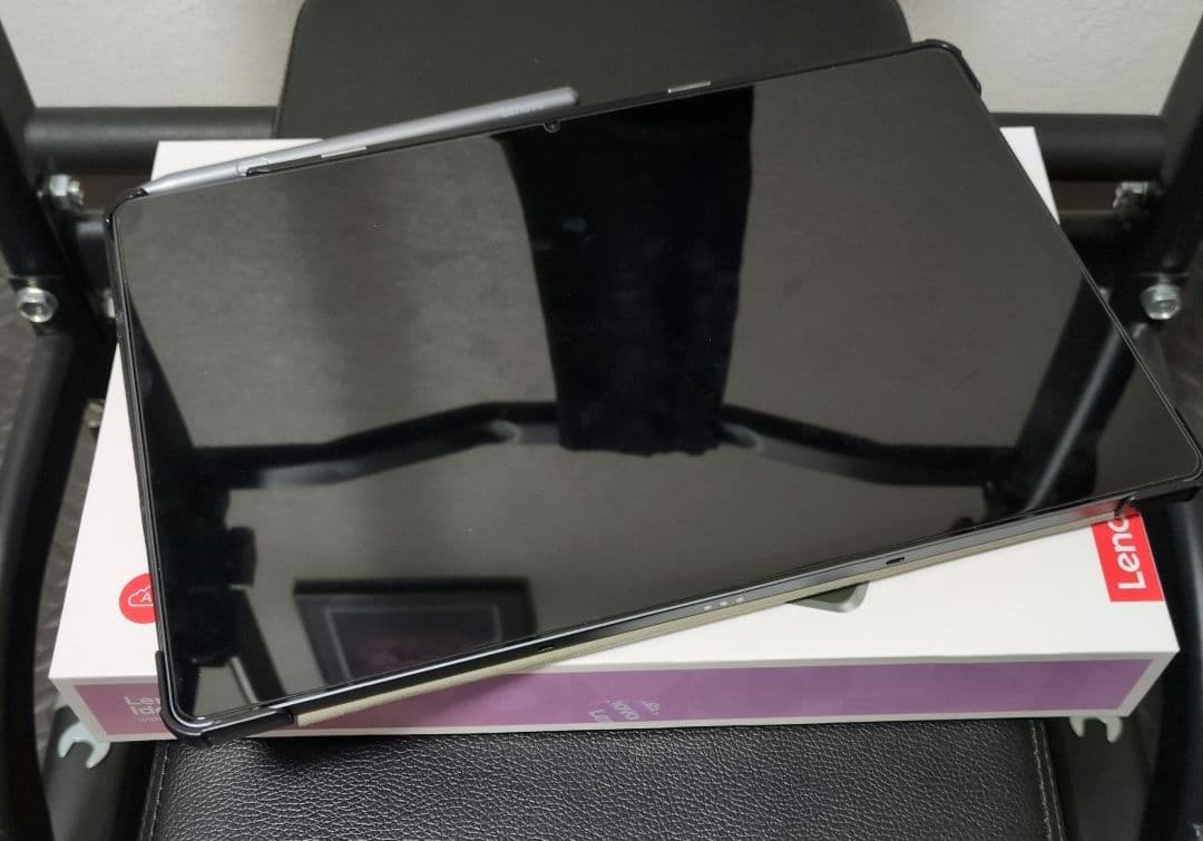 Lenovo　IdeaTabPro（フィルム貼済＆カバー付き）