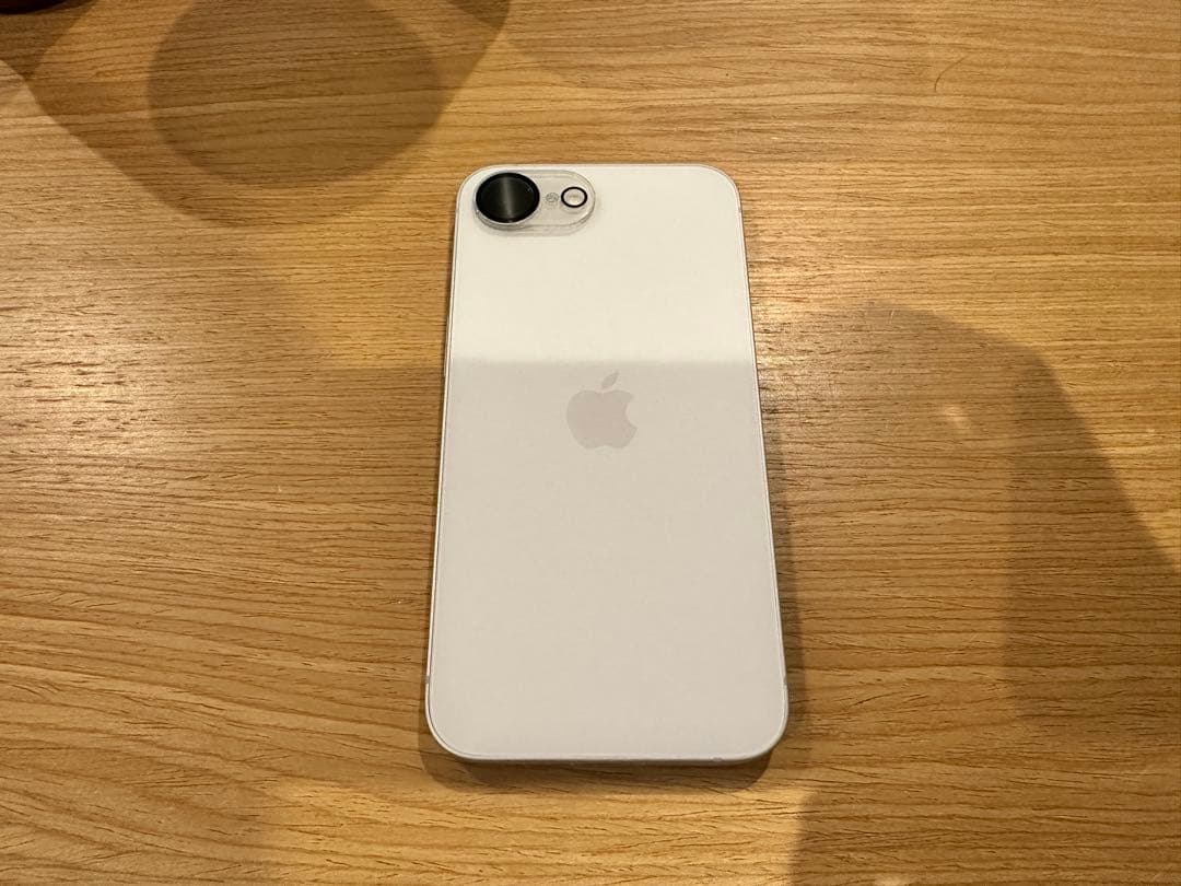 【美品】Apple iPhone 16e ホワイト simフリー