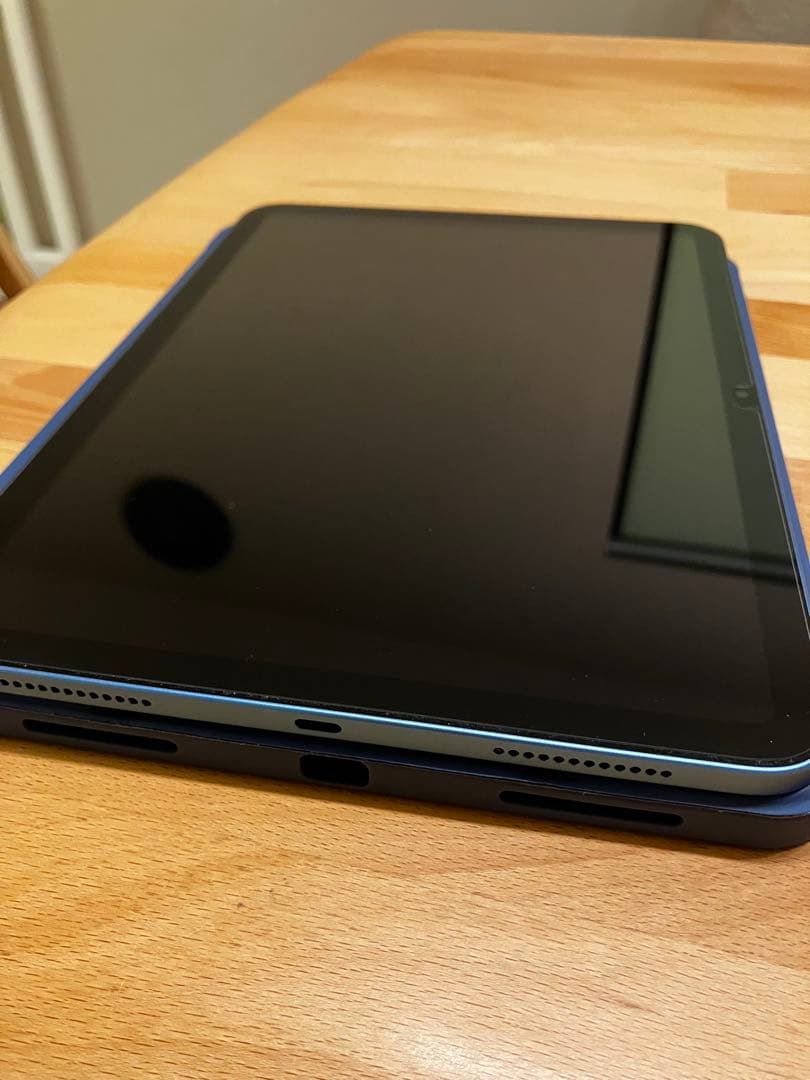 Apple iPad (第10世代) ブルー 本体　ケース、スペアフィルム付