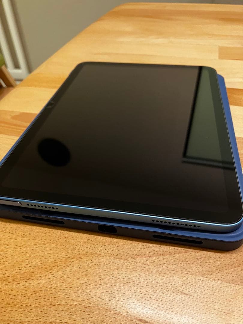 Apple iPad (第10世代) ブルー 本体　ケース、スペアフィルム付