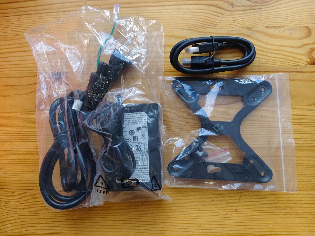 専用 MINISFORUM UM870 Slim　R7 8745H　Win11