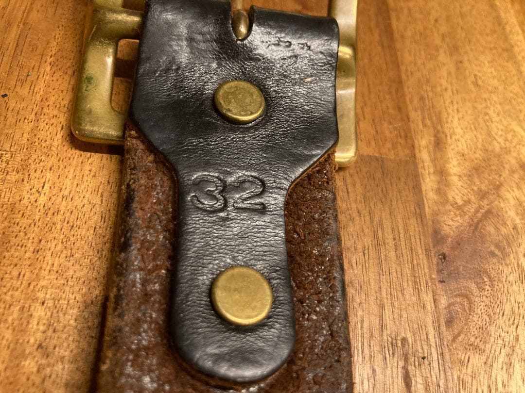 ろん　HTC スタッズレザーベルト　ブラック