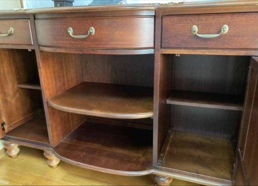 スタンレー社 飾り棚 アンティーク風棚　リビングボード