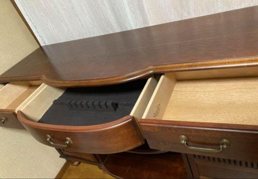 スタンレー社 飾り棚 アンティーク風棚　リビングボード