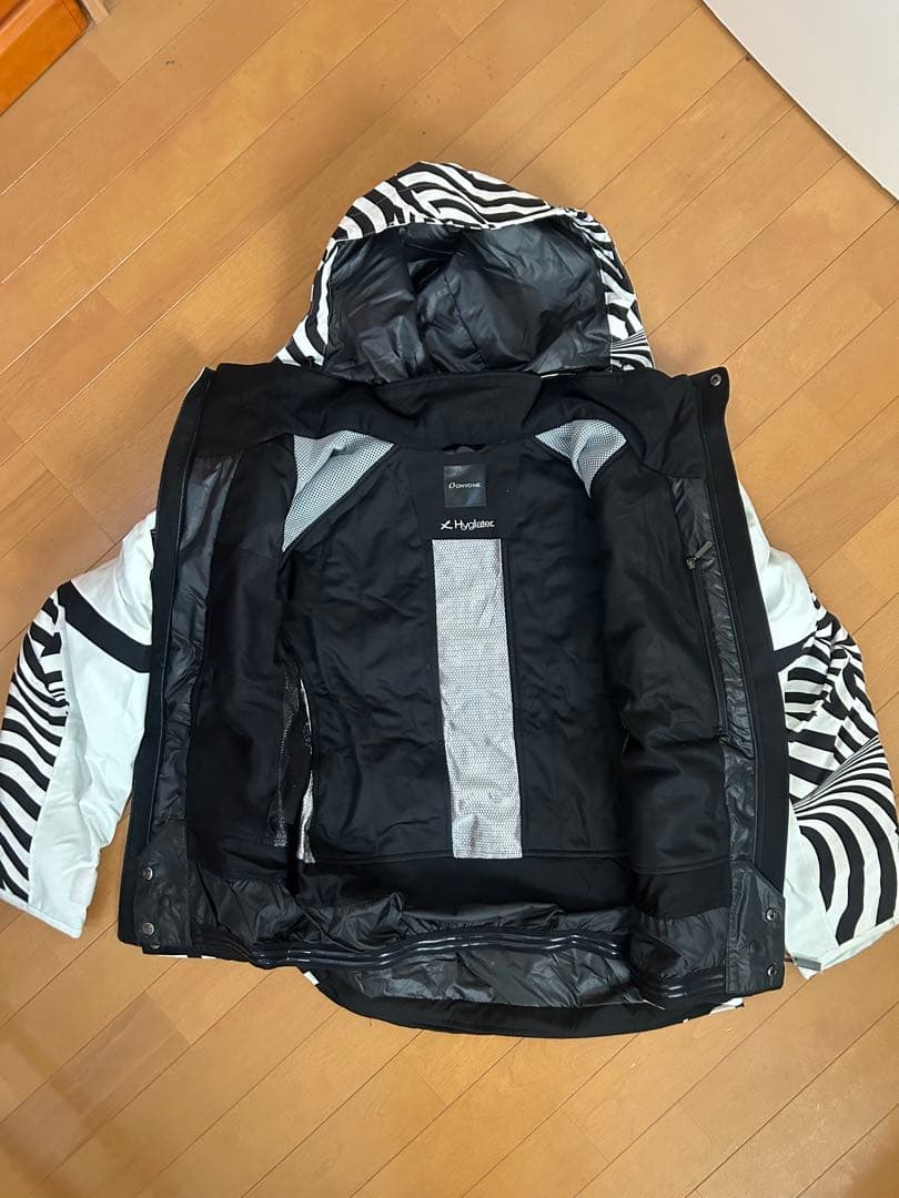 （希少）オンヨネ　スキーウェア 上下M サイズ　ゼブラ柄