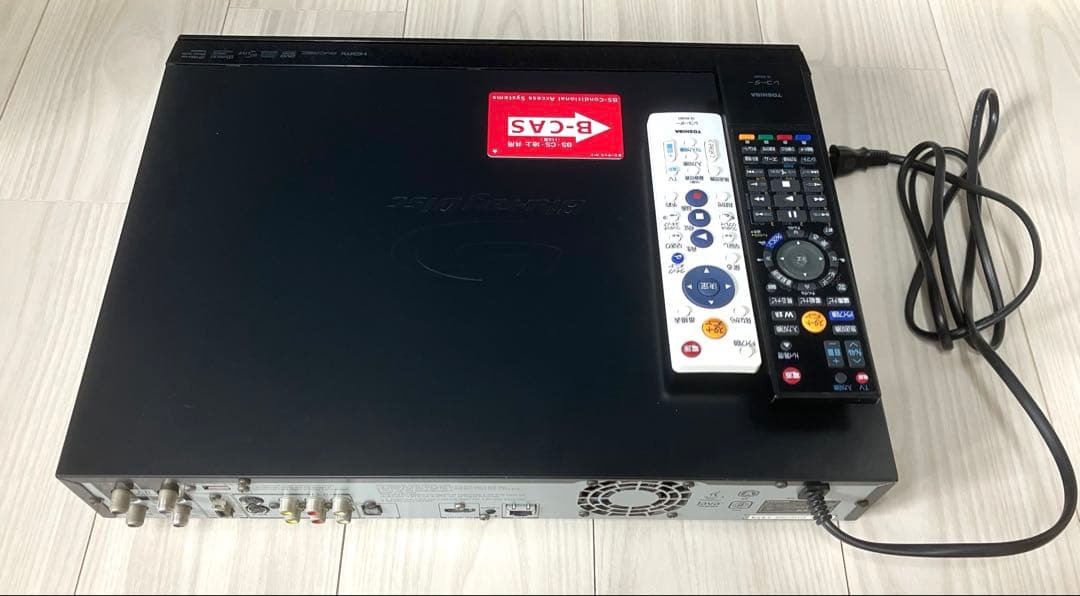 東芝 500GB ブルーレイレコーダー REGZA RD-BZ700