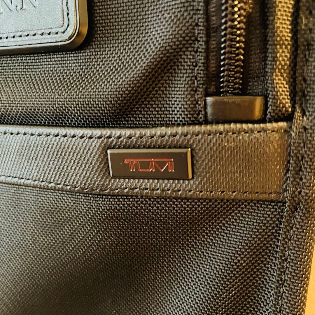 トゥミ TUMI ショルダーバック 品番022110D2 96913 1041